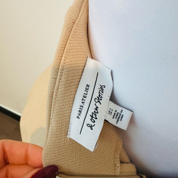 & Other Stories Structured High Waisted Tan Skirt 🤎 - Picture 5 of 5